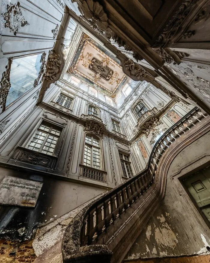 Historical Palace, Portugal By Pataki Tamás