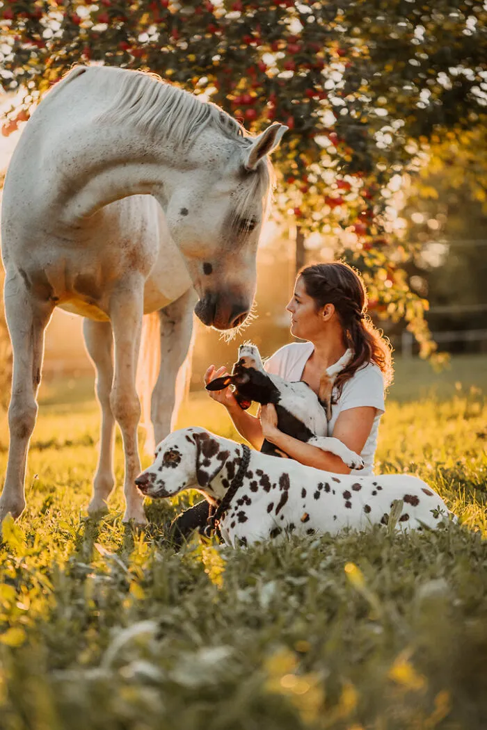21 Heartwarming Photos Capturing The Special Bond Between Animals And Their Humans By Lea Styger