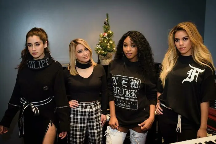 5th Harmony Going On Stage Backlit With 5 Members, Then Having 1 Yanked Back Before The 4 Current Members Started The Show