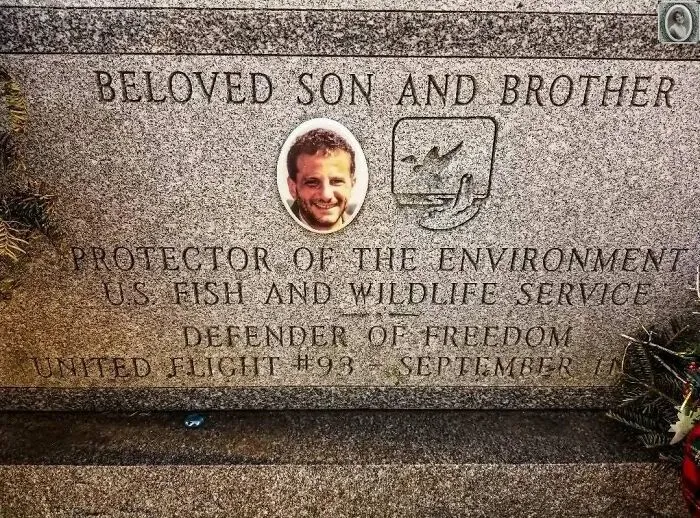 Interesting-Headstone-Portraits-Pics