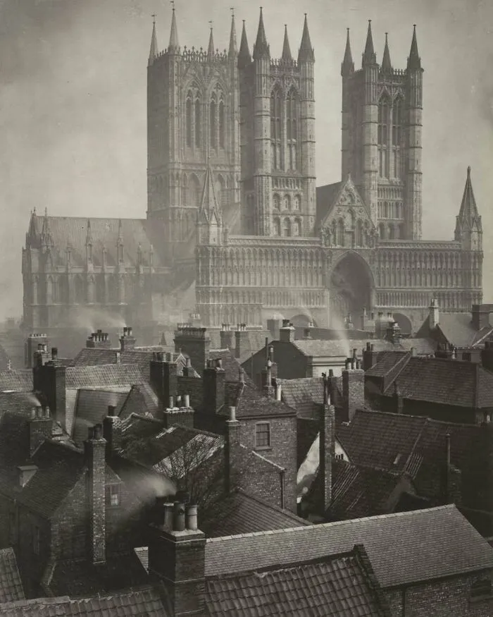 La catedral Lincoln vista desde el castillo, 1898. Por Frederick H. Evans