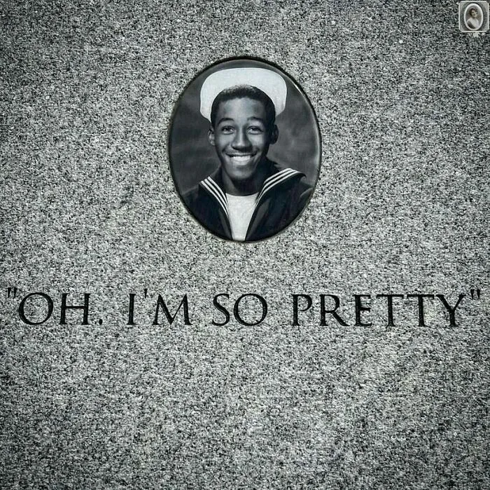 50 Haunting Portraits Found On Tombstones That Tell Stories Of Lives Once Lived