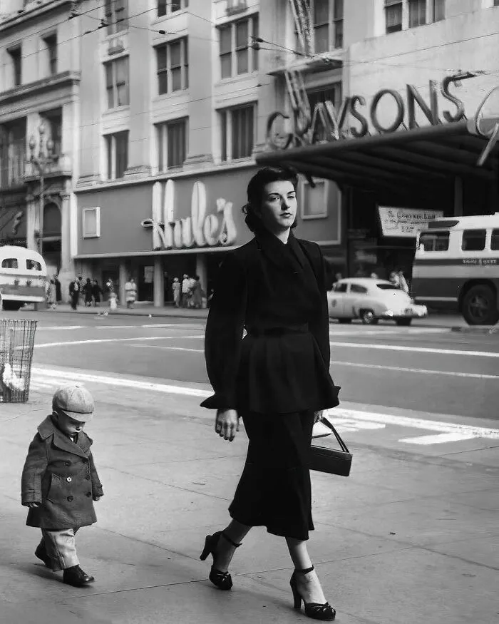 Madre e hijo, y es un día típico, San Francisco, 1952. Por Dorothea Lange