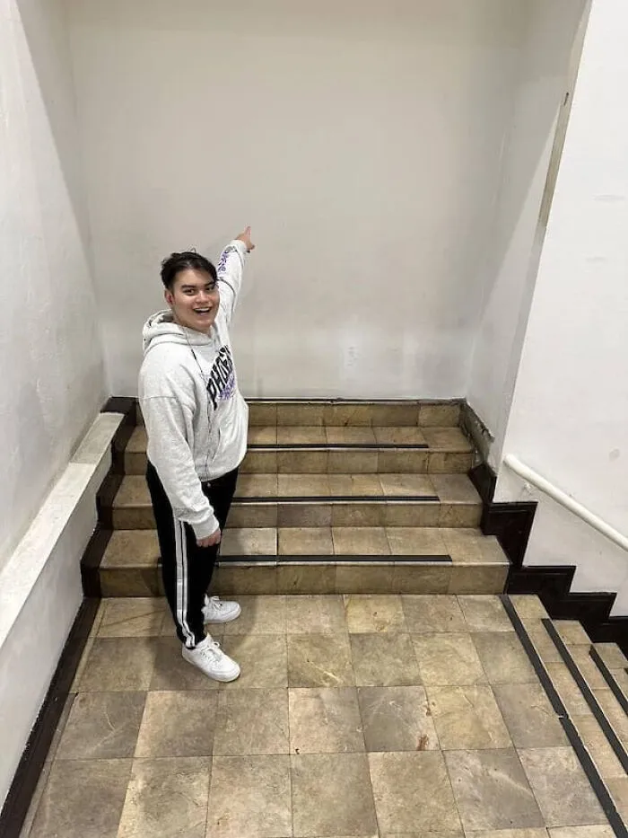 Look! It's a wall!