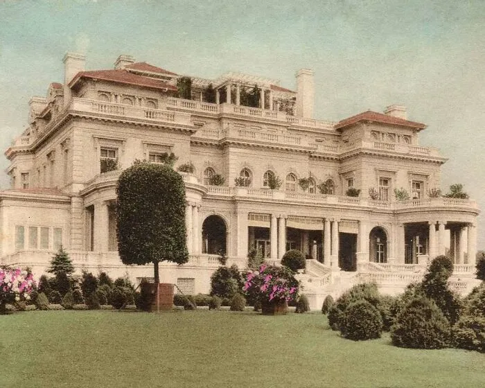 Pembroke Mansion On Long Island