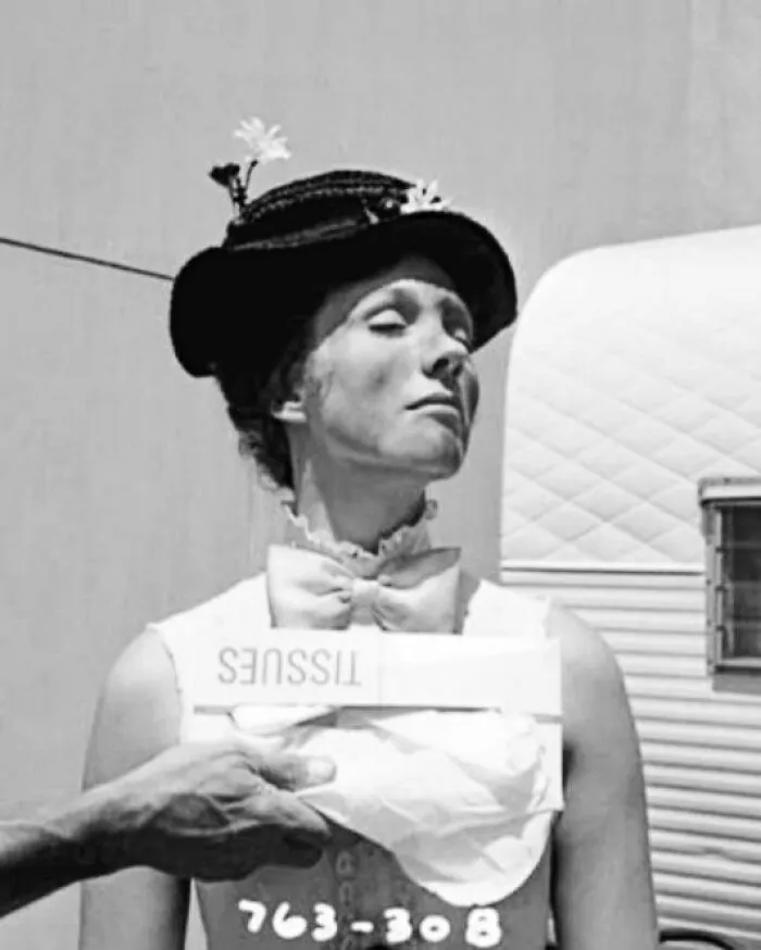 Increíbles fotos entre bastidores de Julie Andrews en el rodaje de «Mary Poppins» (1964)