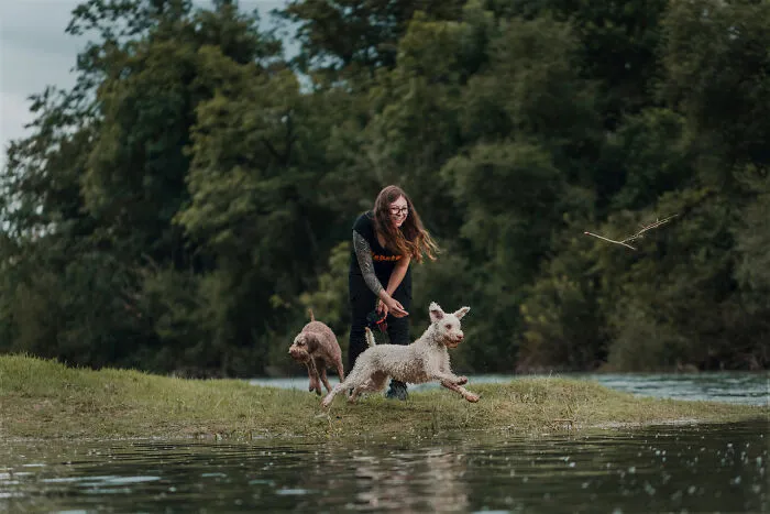 21 Heartwarming Photos Capturing The Special Bond Between Animals And Their Humans By Lea Styger