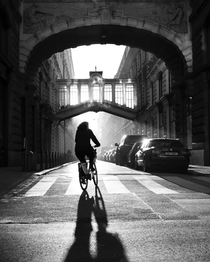 This Artist Captures Raw Energy Of Everyday Life In Black And White (30 Pics)