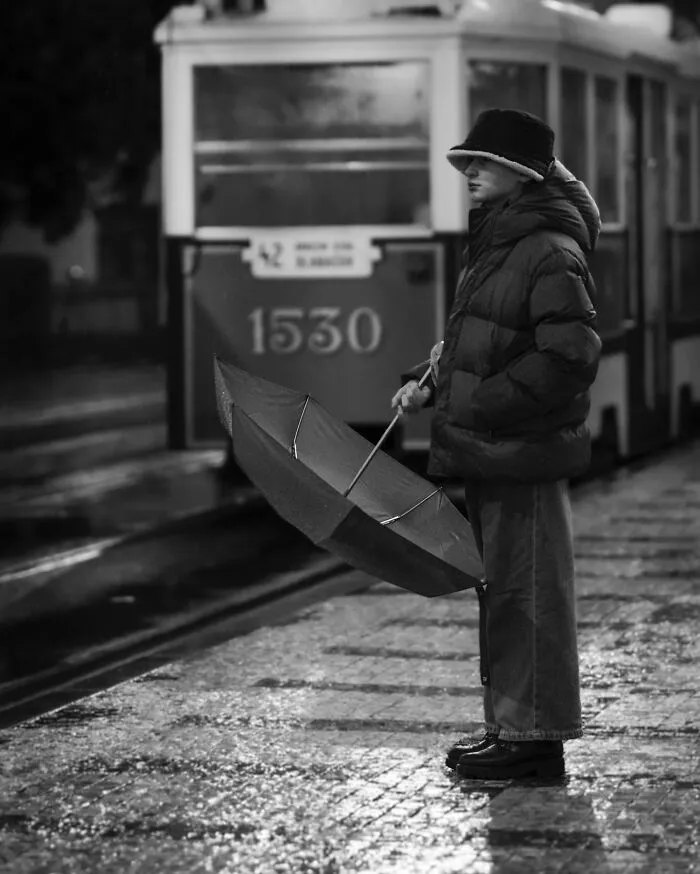 This Artist Captures Raw Energy Of Everyday Life In Black And White (30 Pics)