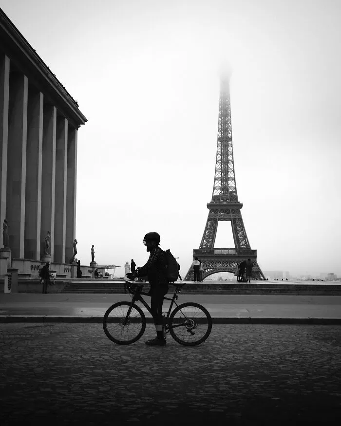 This Artist Captures Raw Energy Of Everyday Life In Black And White (30 Pics)