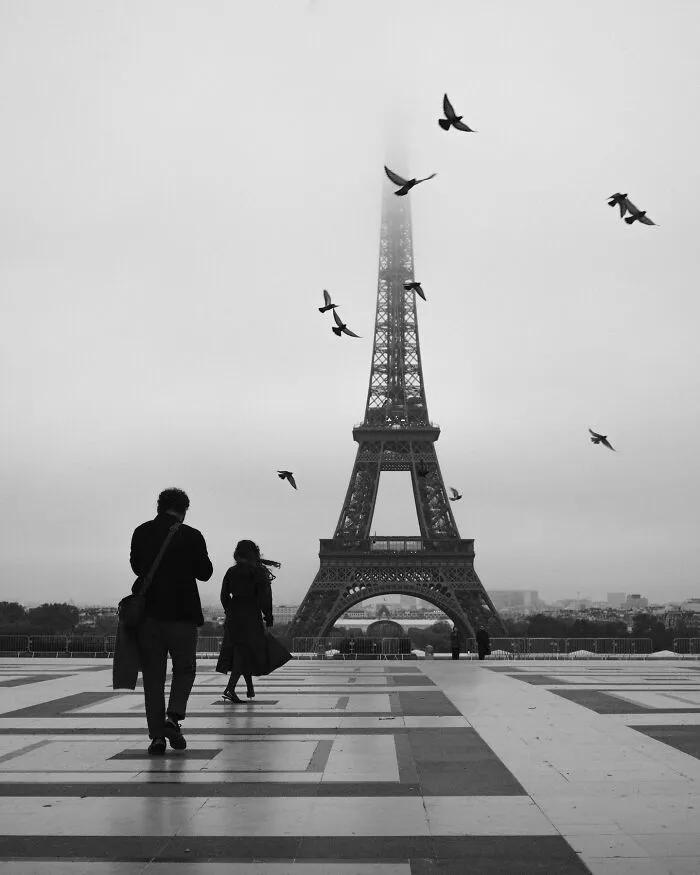 This Artist Captures Raw Energy Of Everyday Life In Black And White (30 Pics)
