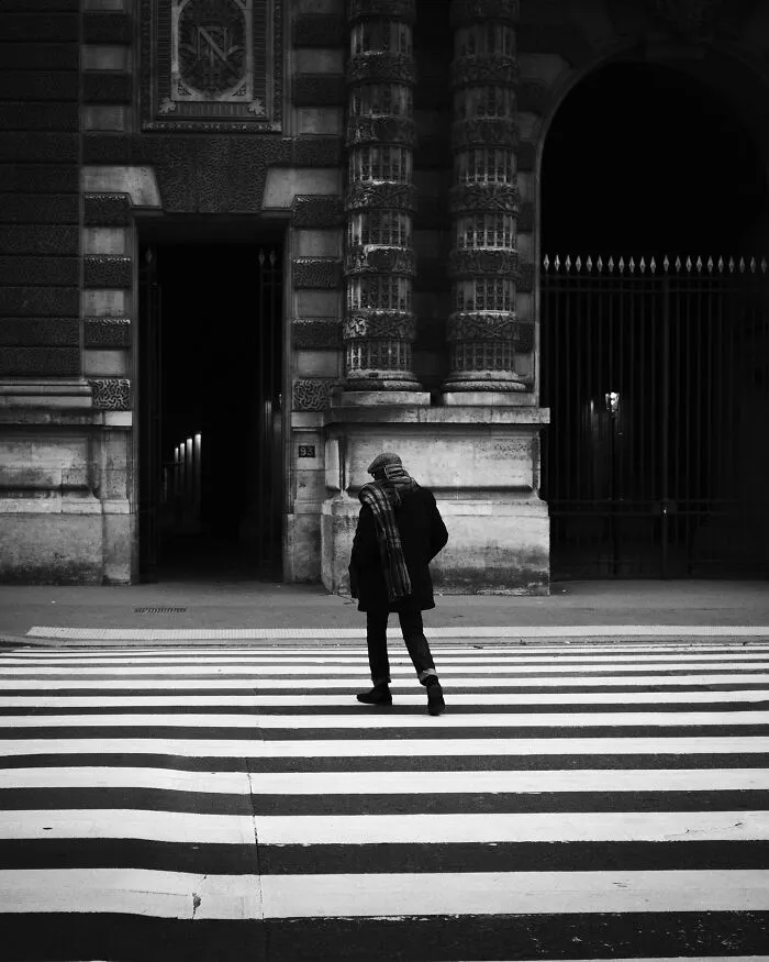 This Artist Captures Raw Energy Of Everyday Life In Black And White (30 Pics)
