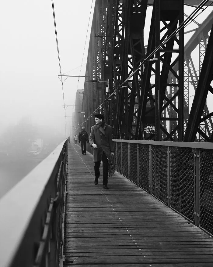 This Artist Captures Raw Energy Of Everyday Life In Black And White (30 Pics)