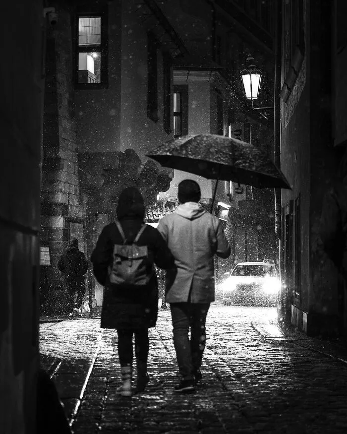 This Artist Captures Raw Energy Of Everyday Life In Black And White (30 Pics)