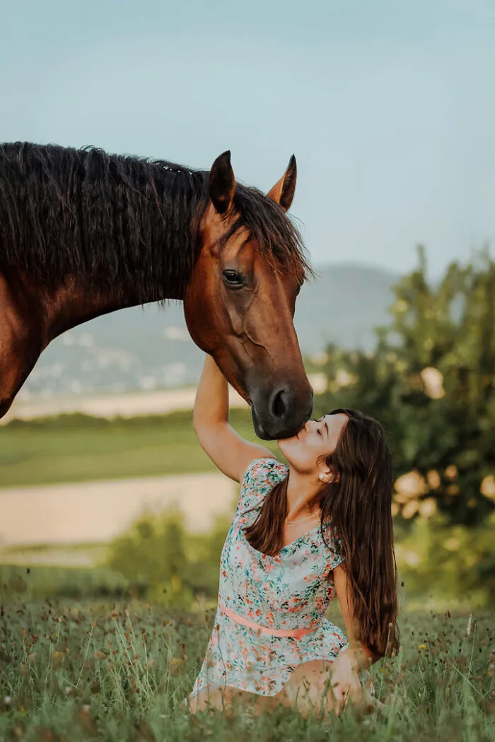 21 Heartwarming Photos Capturing The Special Bond Between Animals And Their Humans By Lea Styger
