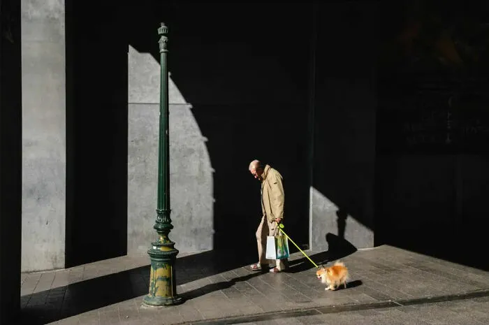 30 Candid And Unusual Moments In Life Captured By Jeffrey De Keyser (New Pics)