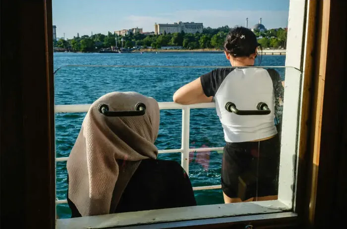 30 Candid And Unusual Moments In Life Captured By Jeffrey De Keyser (New Pics)
