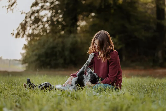 21 Heartwarming Photos Capturing The Special Bond Between Animals And Their Humans By Lea Styger