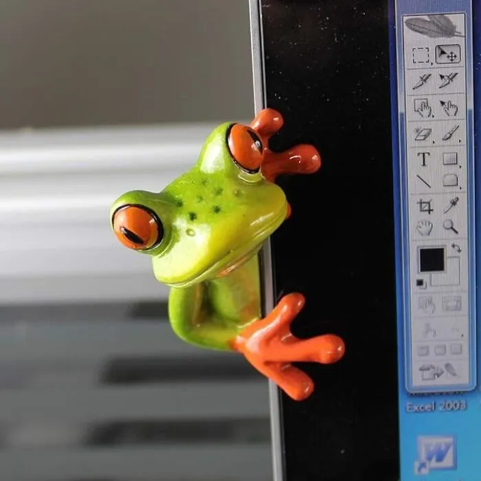  Most Distracting: <a Style="Display:inline;" Href="Https://Www.amazon.com/L-Dong-Creative-Figurine-Computer-Decoration/Dp/B07rj2xc95?ie=utf8&linkcode=ll1&tag=bpkomodo-20&linkid=6e3847713466f0fe71870dfd1d822c2b&language=en_us&ref_=as_li_ss_tl" Target="_blank"><span Style="Font:inherit;color:#d74b1f;"> Screen Frog </Span> 
