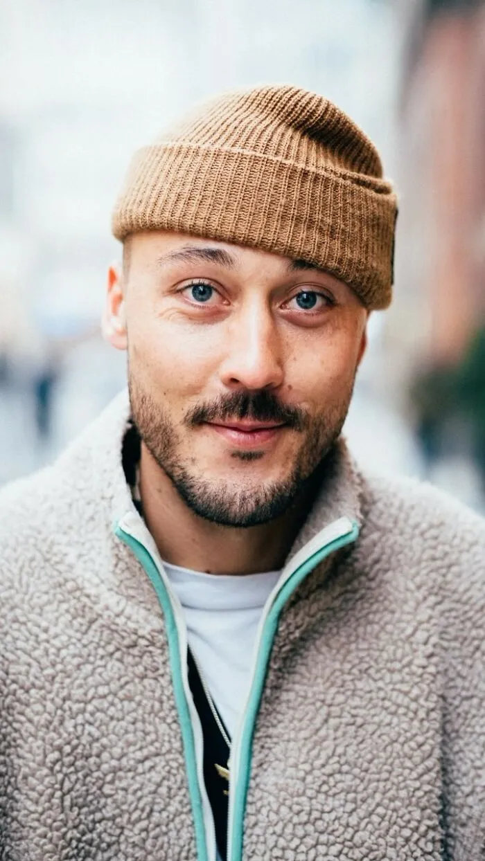 40 Strangers Who Stood Out On The Street, Captured By This Photographer