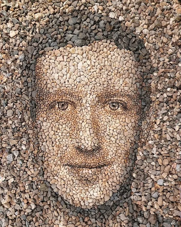 British Artist Justin Bateman Creates Intricate Art Using Pebbles (40 New Pics)