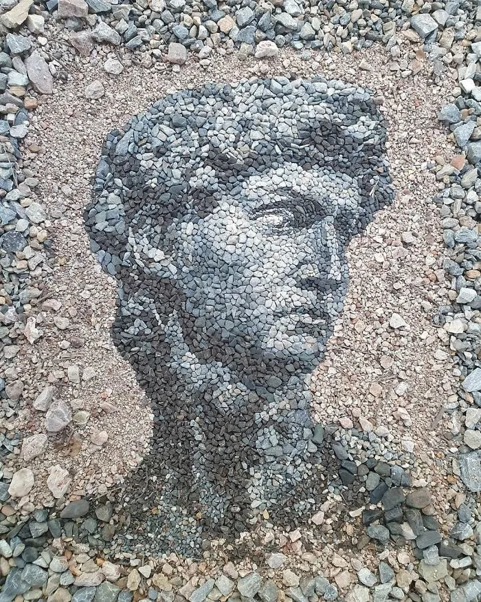 British Artist Justin Bateman Creates Intricate Art Using Pebbles (40 New Pics)