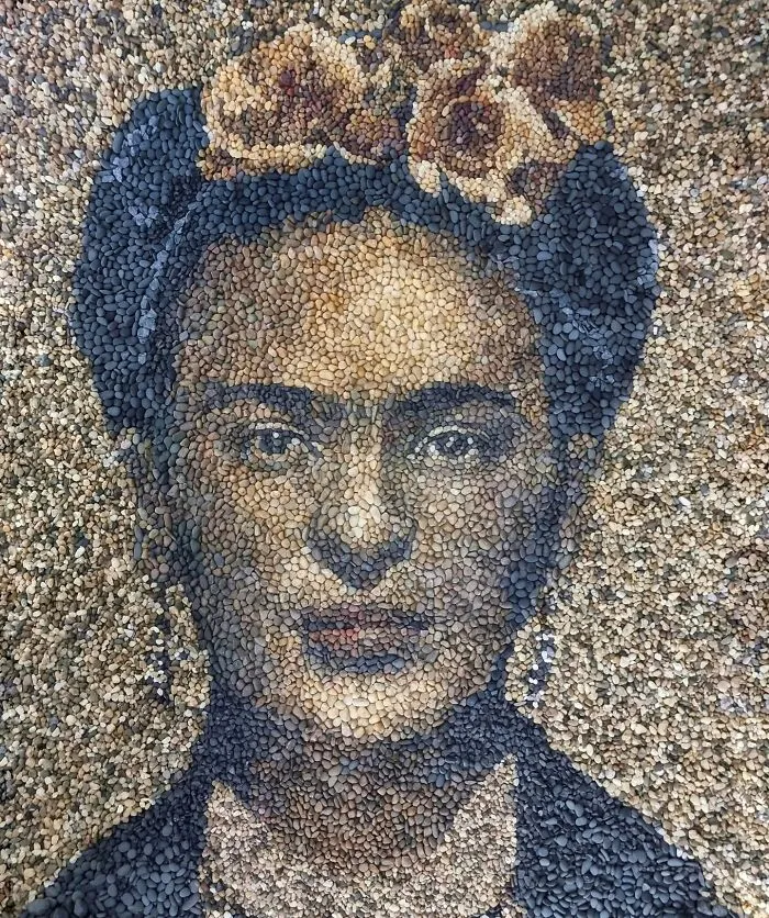 British Artist Justin Bateman Creates Intricate Art Using Pebbles (40 New Pics)