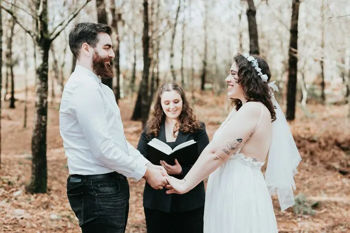 30 Wedding Guests Who Couldn’t Hold Their Peace, So They Objected