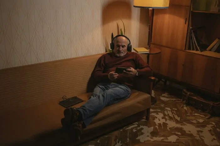 He's A 10, But He Listens To One Of Those Alpha Male Podcasters