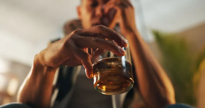 28 Types Of People Folks Have Dated That Felt Like Walking Through A Red Flag Factory