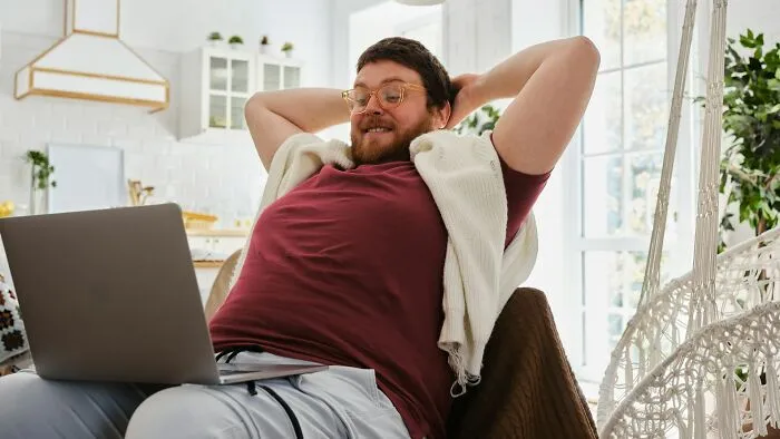 “My Family Thinks I Make My Money Crocheting”: 28 Secrets People Won’t Ever Tell Their Families