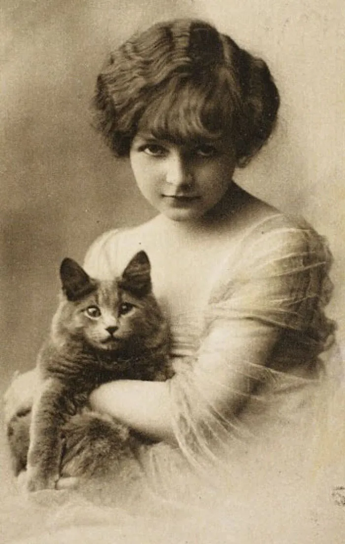 A Pretty Girl And Her Cat, 1922