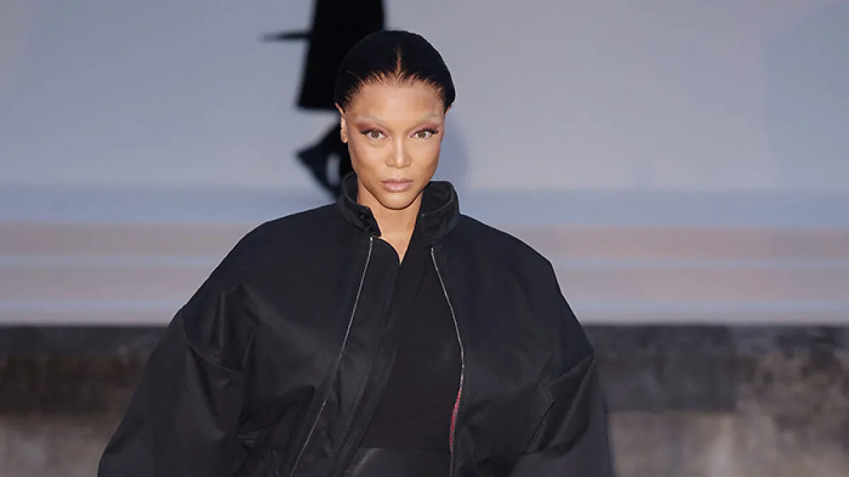 "Botched": Tyra Banks's Taut Skin At Paris Fashion Week Receives Backlash From Fans