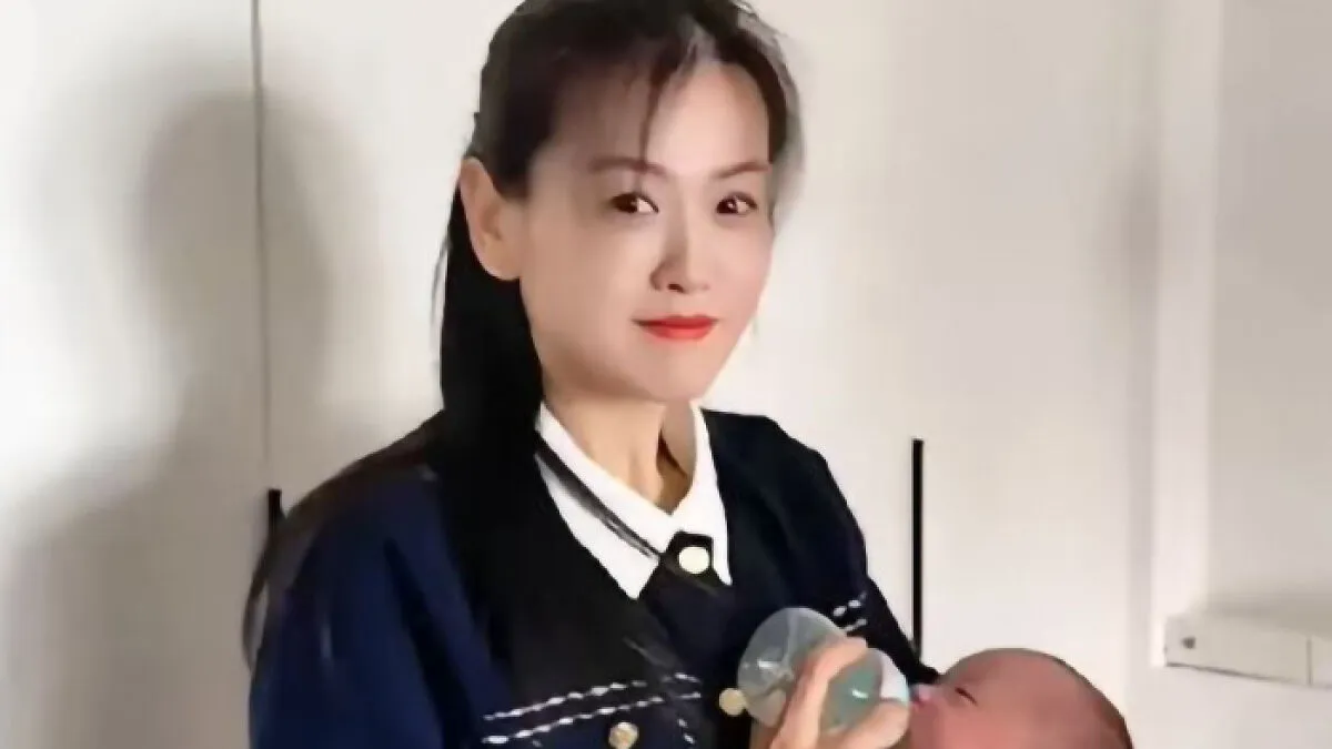 "Pretty Young" 39-Year-Old Grandma Goes Viral: "Three Generations Can Go Clubbing Together"