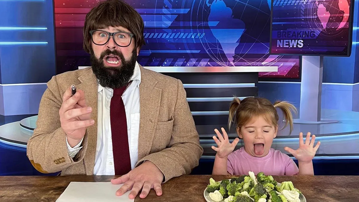Dad Takes Funny Pics With His Daughters In Costumes And The Results Are Adorably Hilarious (22 New Pics)
