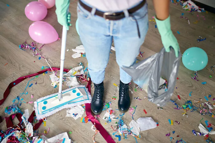 Person Seeks Help: "What Are Your Best House Cleaning Lifehacks?" And 30 Folks Online Deliver