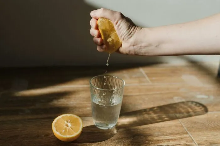 Person Seeks Help: "What Are Your Best House Cleaning Lifehacks?" And 30 Folks Online Deliver