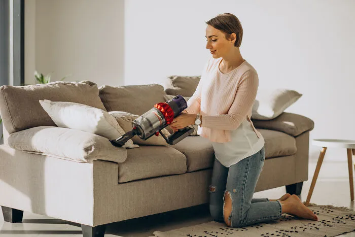 Person Seeks Help: "What Are Your Best House Cleaning Lifehacks?" And 30 Folks Online Deliver