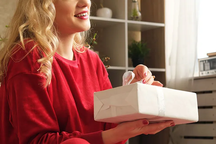 “Just Had Their Baby Shower”: 35 Times “Just A Friend” Was Actually A Lot More Than That