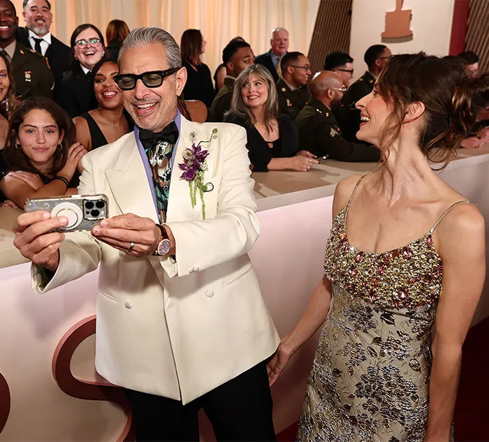 Jeff Goldblum And Emilie Livingston Mingled With Fans