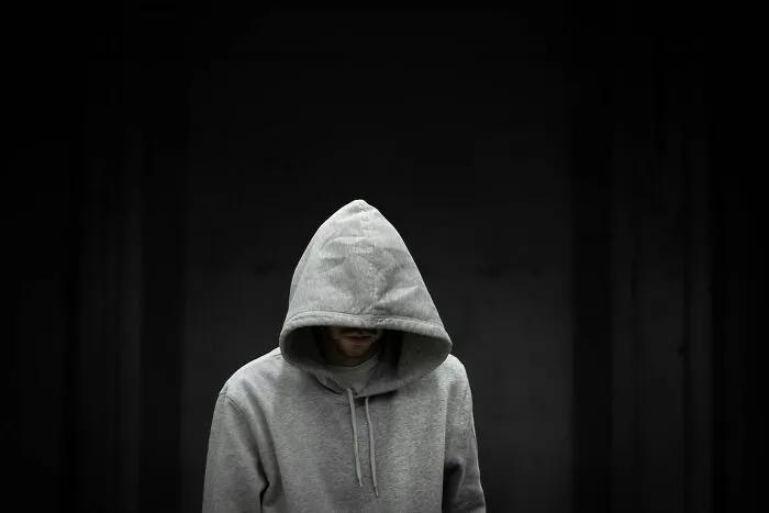 18 Personas creyendo estar paranoicas, pero que se enfrentaron a un terror real