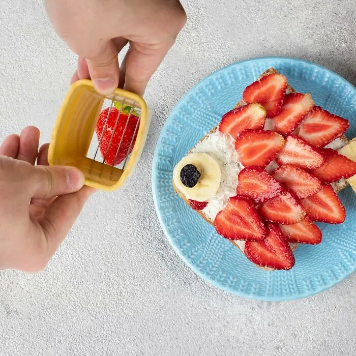 Berry Good News: This <a Style="Display:inline;" Href="Https://Www.amazon.com/3pcs-Cup-Slicer-Stainless-Strawberry/Dp/B0c4kdhz5s?ie=utf8&th=1&linkcode=ll1&tag=bpfox-20&linkid=8c41ad5c4b7596efa5b12ffdbc34a2bb&language=en_us&ref_=as_li_ss_tl" Target="_blank"><span Style="Font: Inherit; Color: #d74b1f;"> Strawberry Slicer</Span> Is About To Make Your Fruit Salad Game Unbeatable!