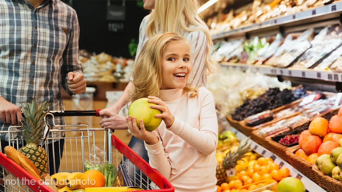 Mom Leaves 13YO In Supermarket To Look After 4YO, Is Horrified After Random Man Scolds Her