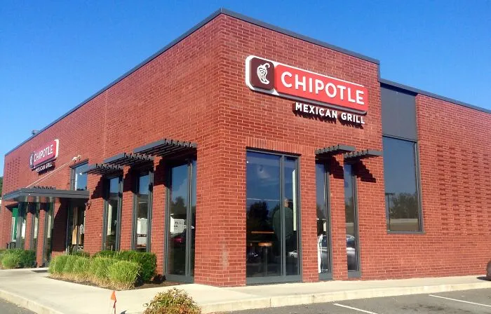 People Share 21 Of The Most Hyped Fast Foods That Actually Left Them Disappointed