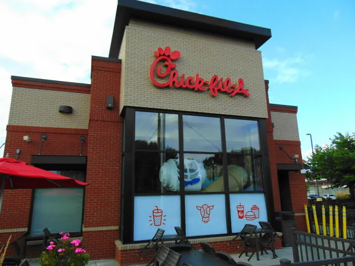People Share 21 Of The Most Hyped Fast Foods That Actually Left Them Disappointed