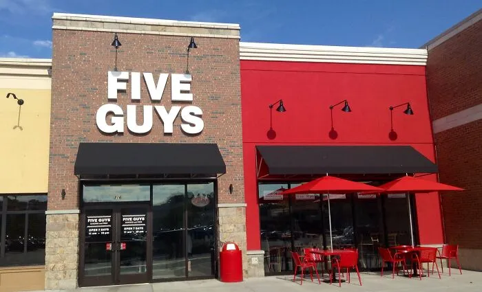 People Share 21 Of The Most Hyped Fast Foods That Actually Left Them Disappointed
