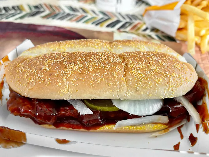 People Share 21 Of The Most Hyped Fast Foods That Actually Left Them Disappointed