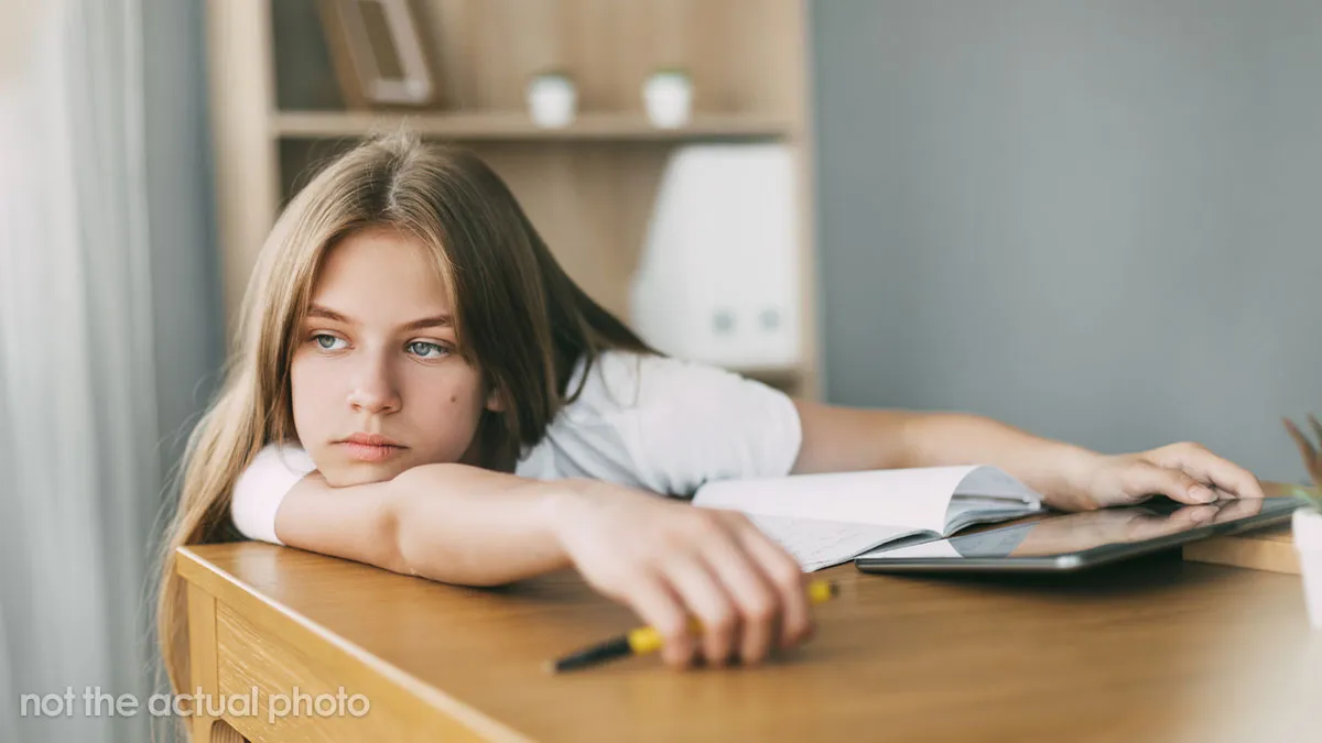 Teen Spent Summers In Dodgy Motels While Stepsiblings Were Spoiled, Finally Lets Parents Have It