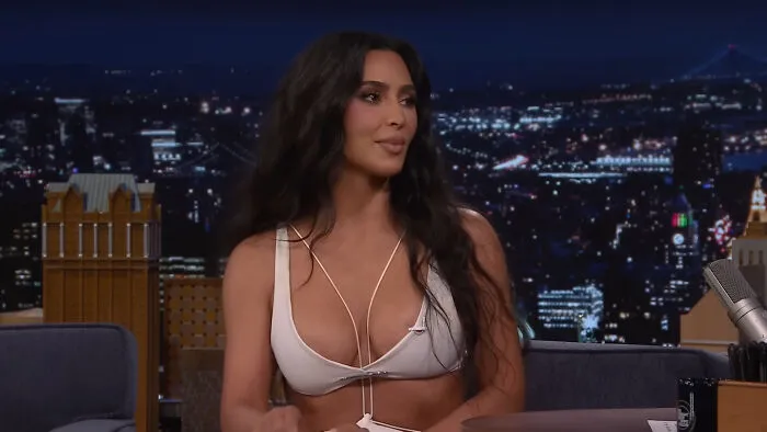 People Are Confused How These 50 Celebrities Are Considered Attractive As They Don’t See It