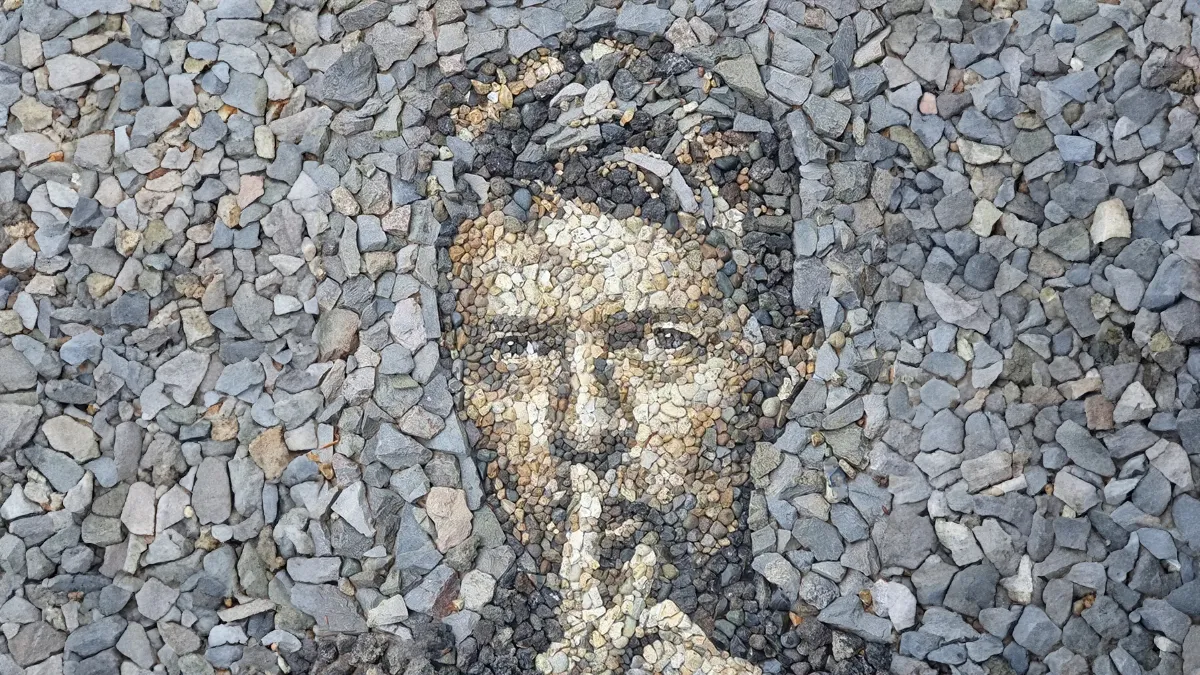 British Artist Justin Bateman Creates Intricate Art Using Pebbles (40 New Pics)
